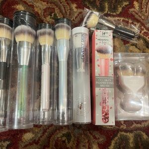 IT Cosmetics Brand New Make Up Brushes-Lot of 8